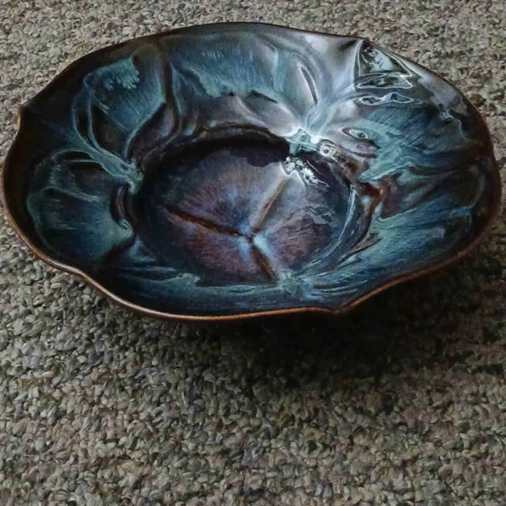 Vintage Bill Campbell glazed scalloped triple petal lotus pottery bowl - Picture 2 of 8